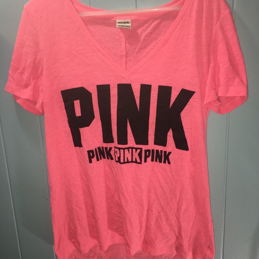 baggy pink t-shirt